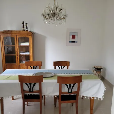 Stilvoll Eingerichtete Altbauwohnung